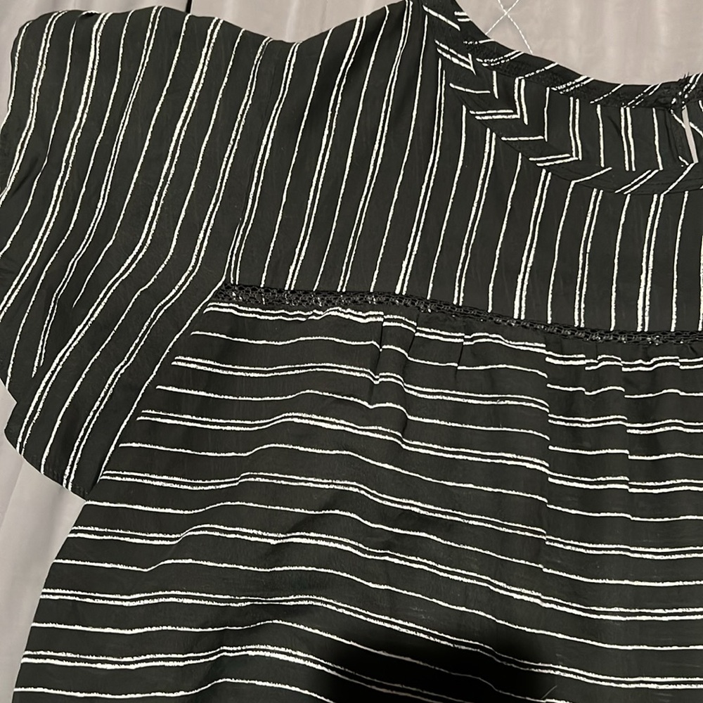 Ava&Viv Flutter Sleeve Top - image 2